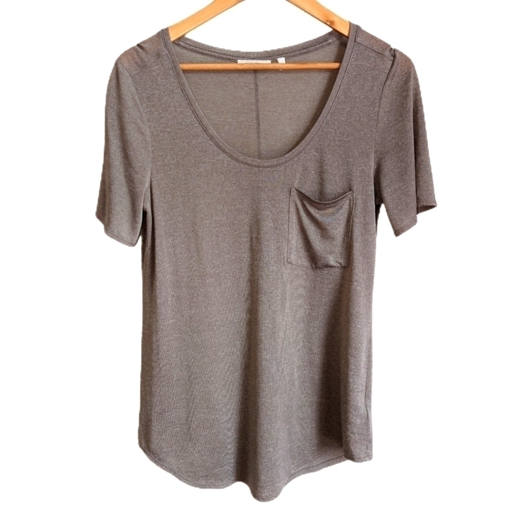 Aritzia BABATON Beige Casual Minimalist Sami Scoop Pocket Tee T-Shirt Size Small